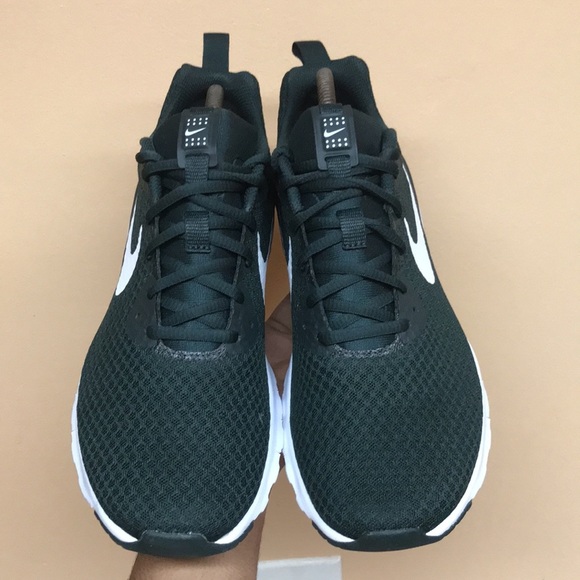 Nike Air Max Motion Low “Dark Green White” - Picture 12 of 16